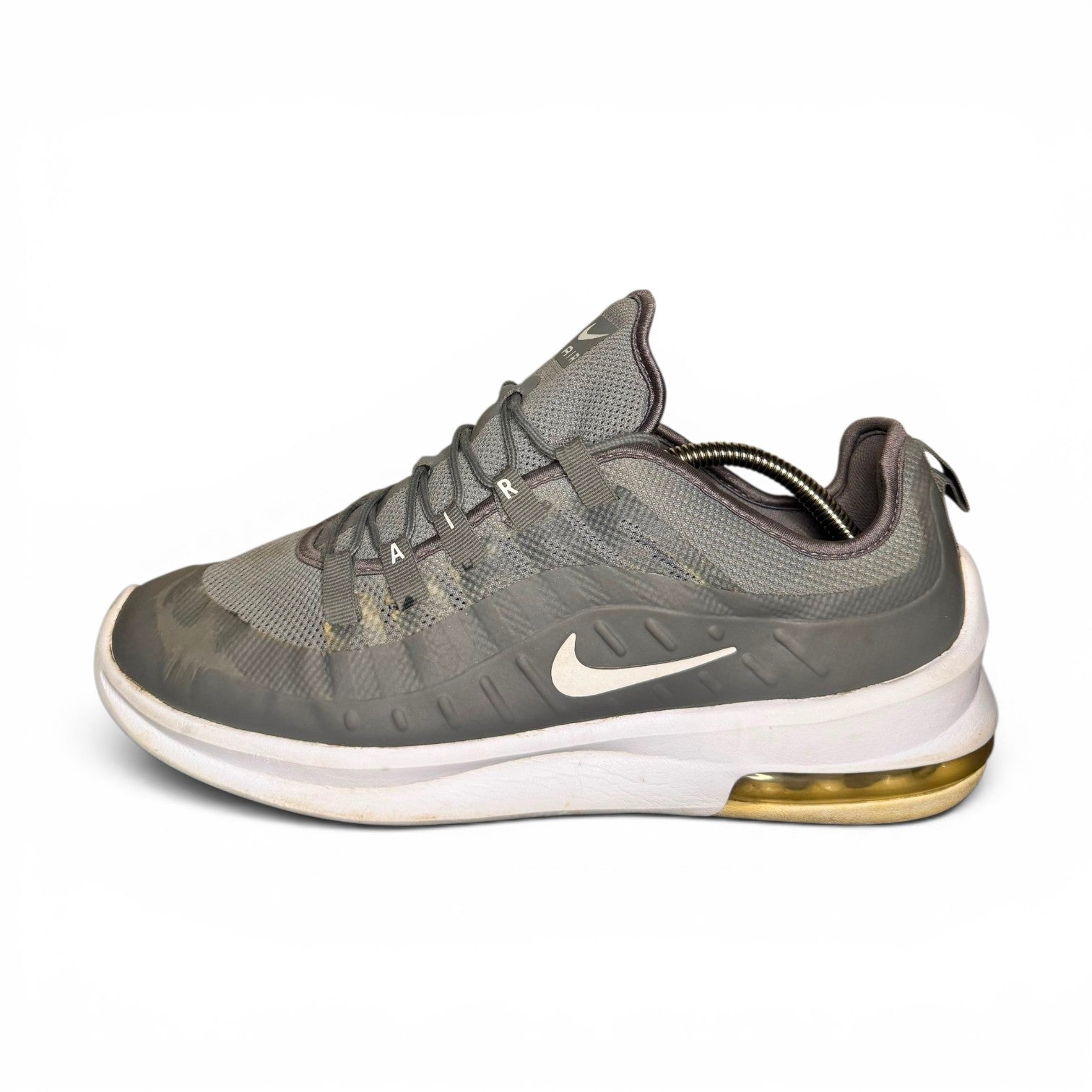 Nike Air Max Axis - Cool Grey / White / Gold.                    Size:44 Condition:10/10